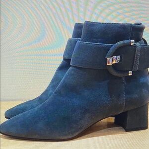 Chic Navy Ankle Boots